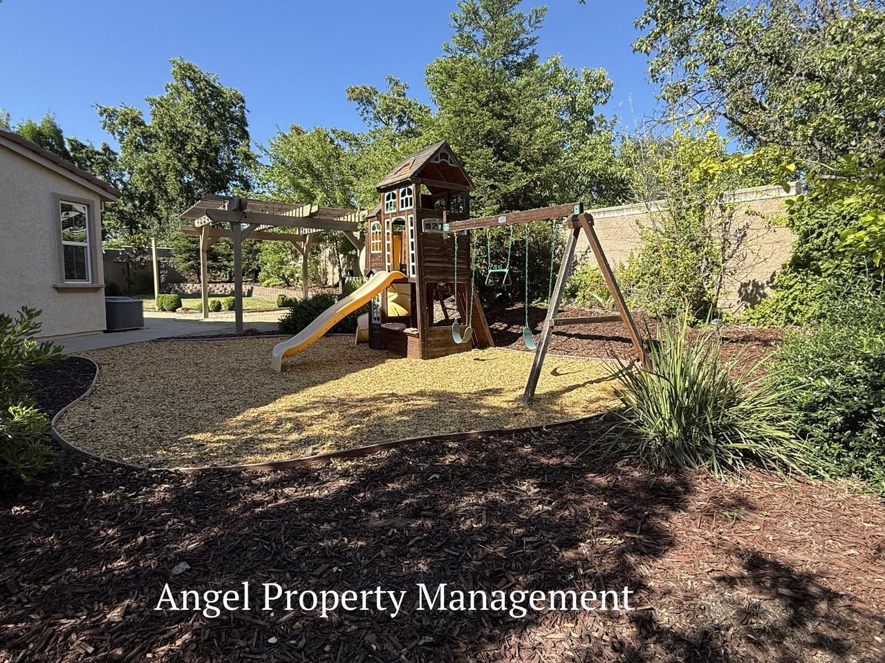 128 Dowd Ct #1 - Photo 4 of 28