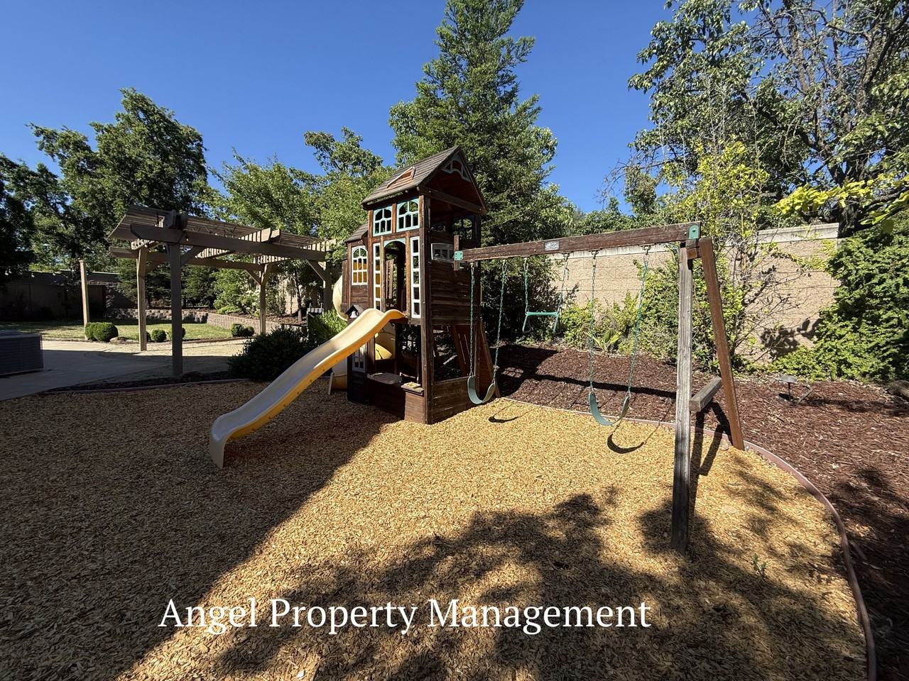 128 Dowd Ct #1 - Photo 5 of 28
