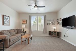 featured image of 187 S Riggs Spring Ave