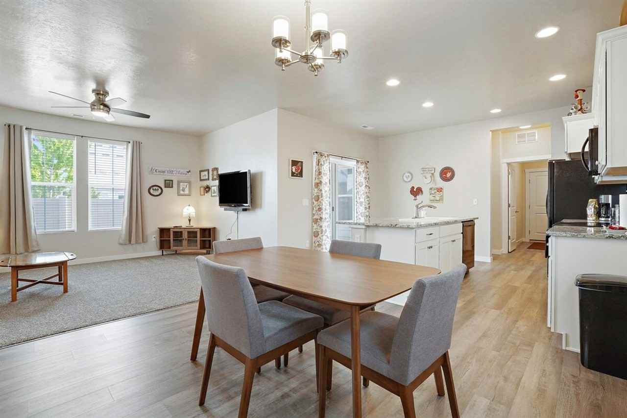 187 S Riggs Spring Ave #1547125P - Photo 2 of 30
