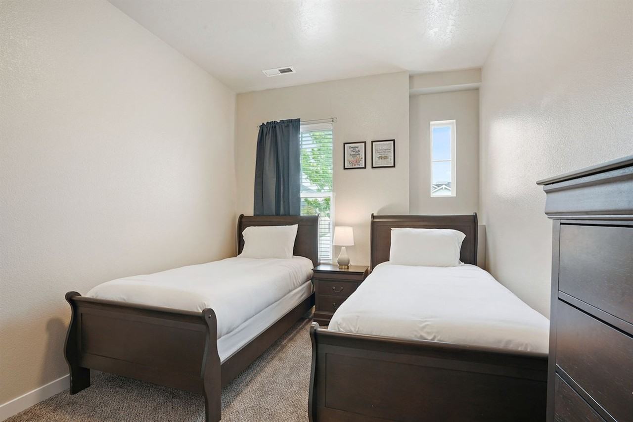 187 S Riggs Spring Ave #1547125P - Photo 6 of 30
