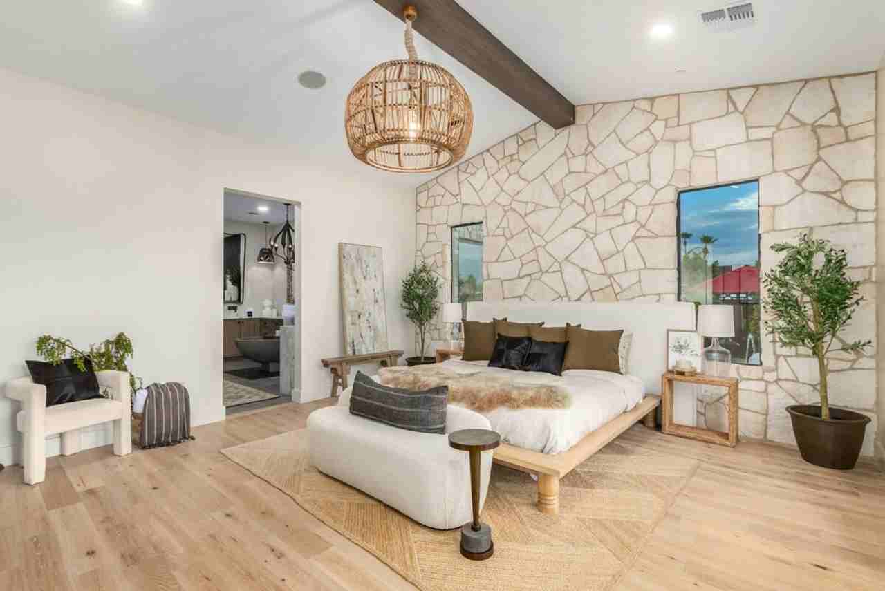 6431 N 85th St #1558598P - Photo 3 of 50