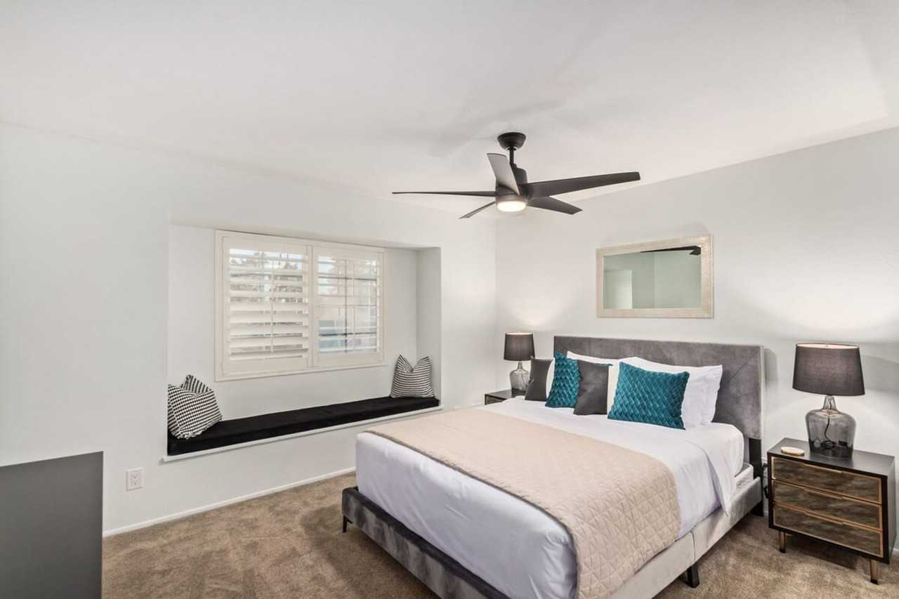 4432 E Paradise Ln #1558627P - Photo 6 of 50