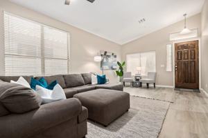 featured image of 8146 E Theresa Dr