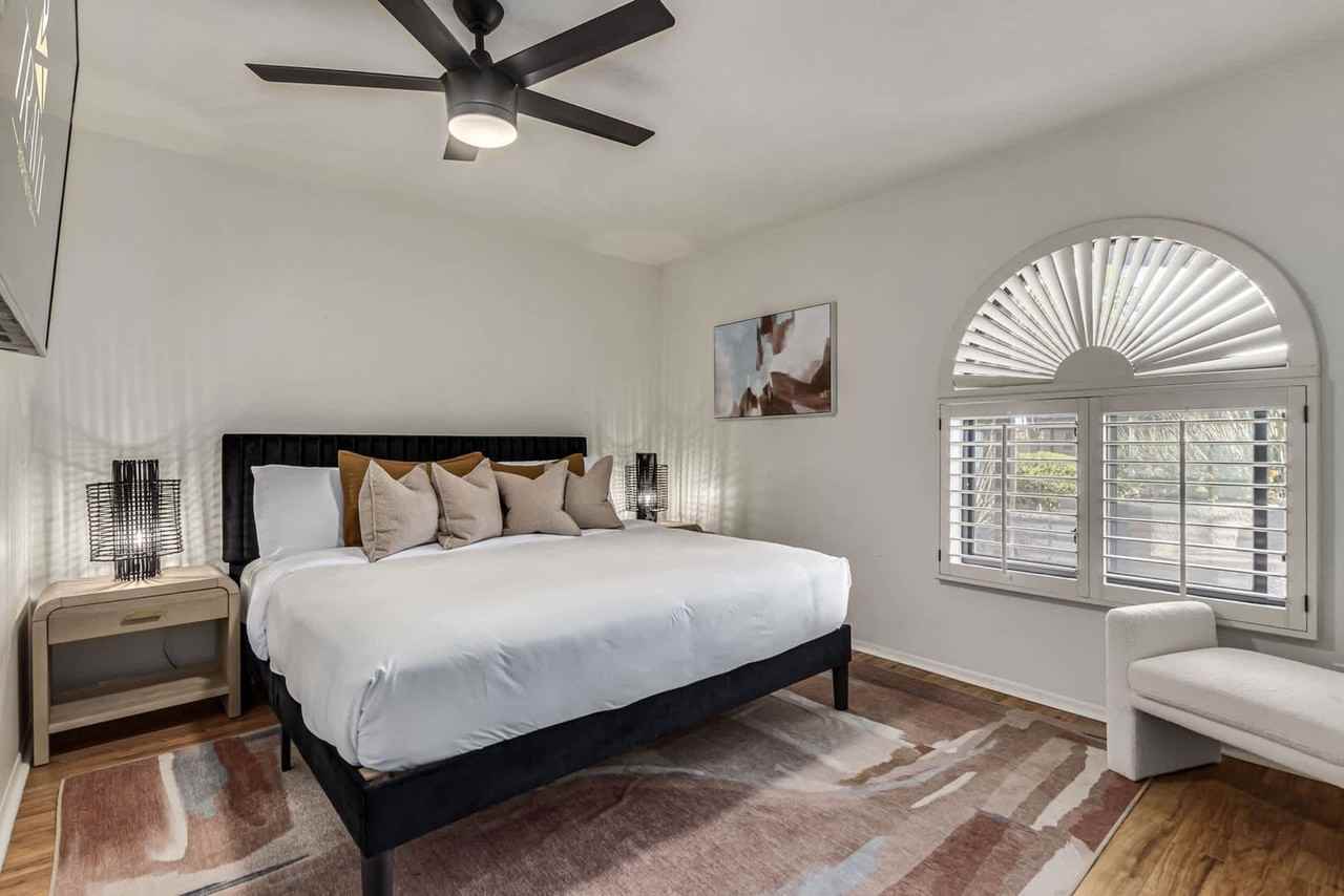 5826 E Waltann Ln #1558686P - Photo 4 of 34