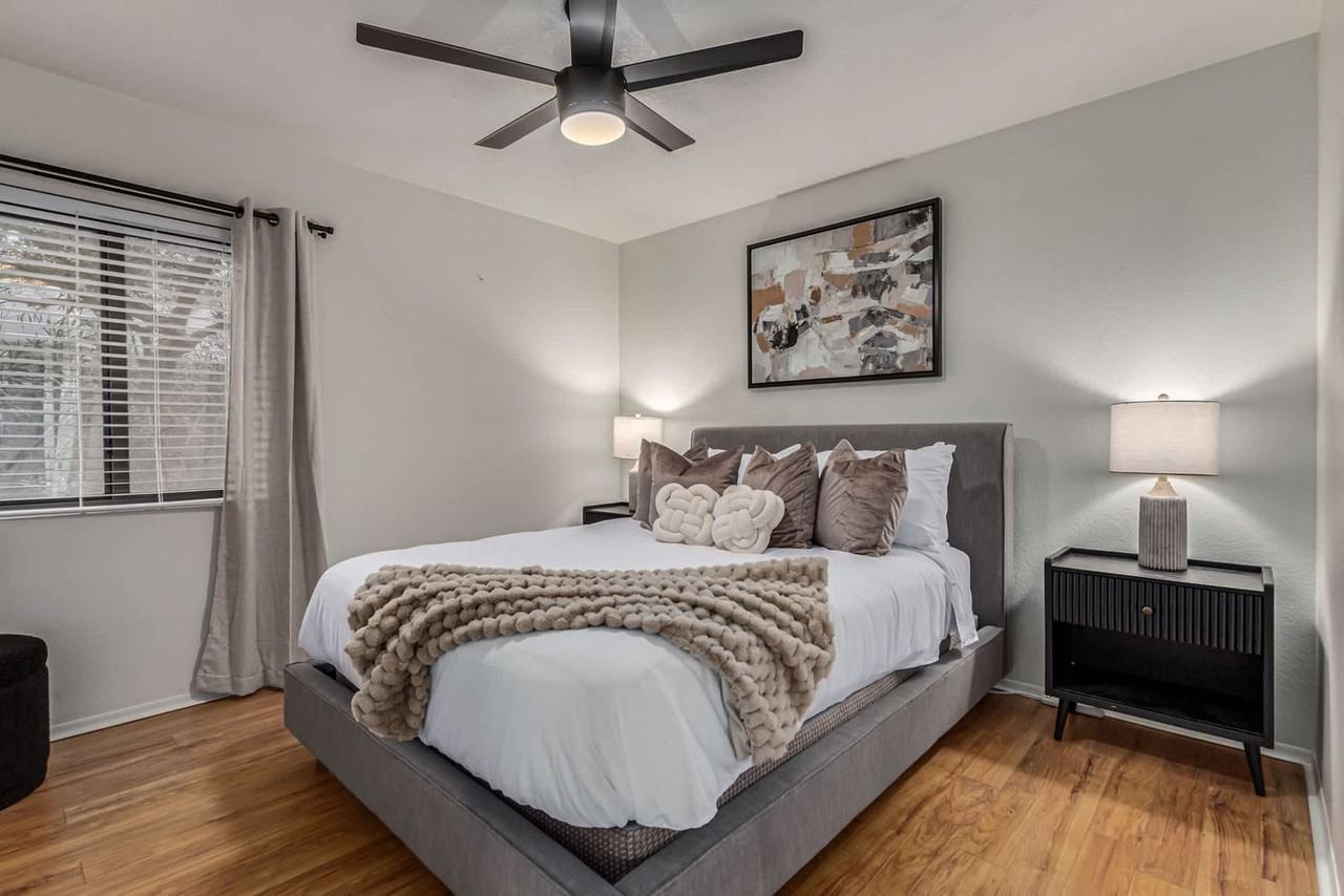 5826 E Waltann Ln #1558686P - Photo 5 of 34