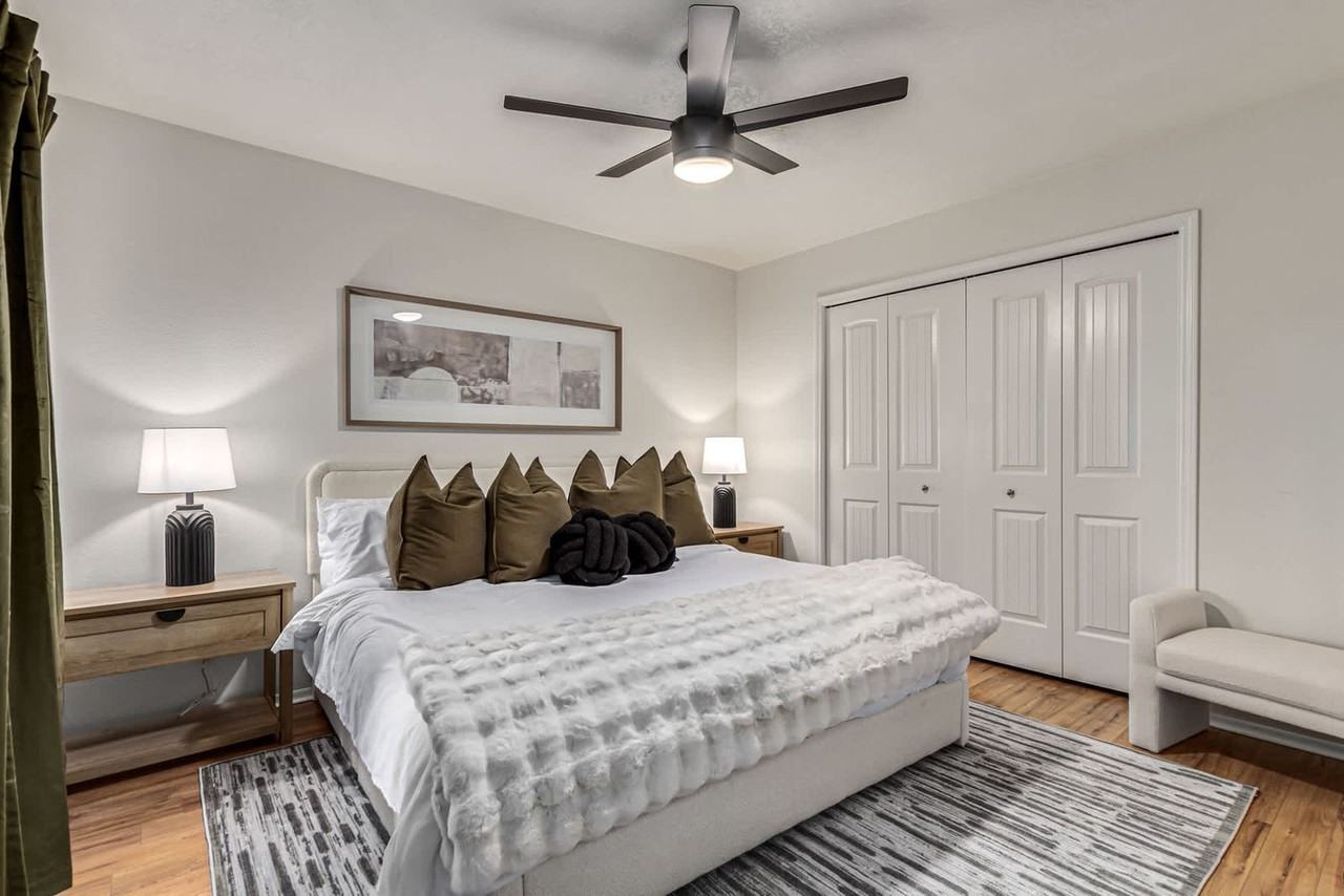5826 E Waltann Ln #1558686P - Photo 7 of 34