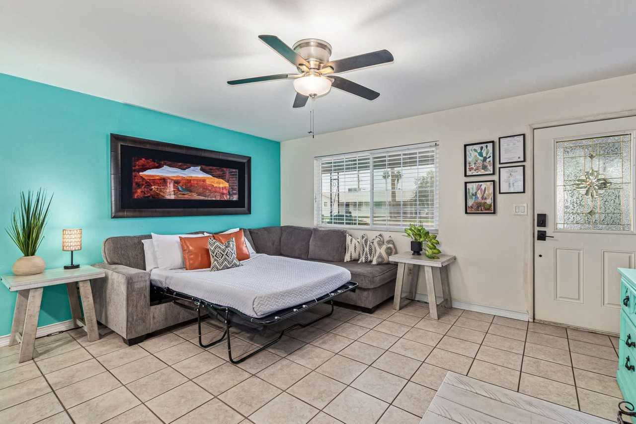 1212 W 9th St #1558661P - Photo 3 of 28