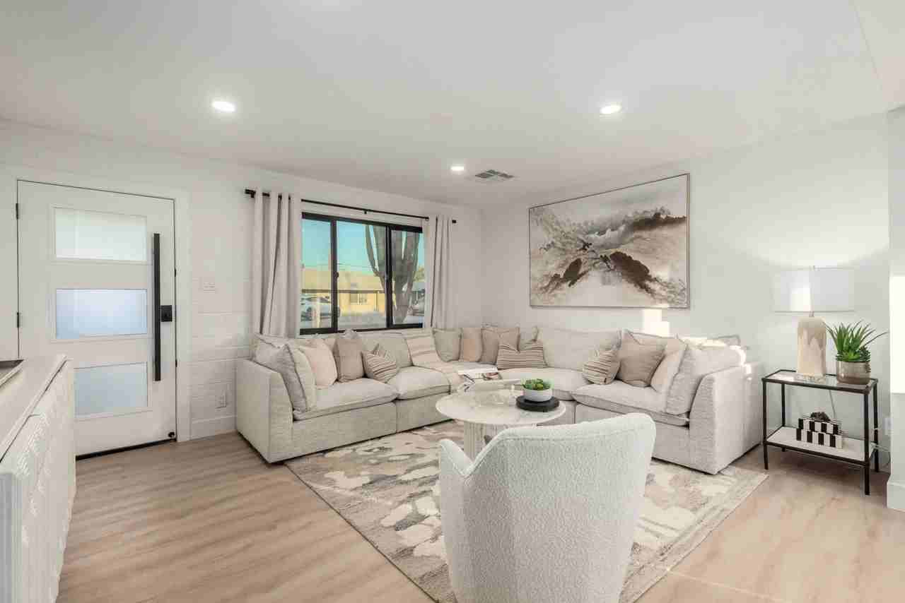 1238 N 78th St #1558656P - Photo 3 of 38