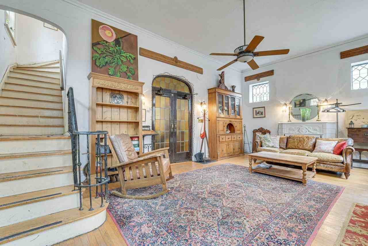 2021 W Dickens Ave #1560809P - Photo 3 of 24