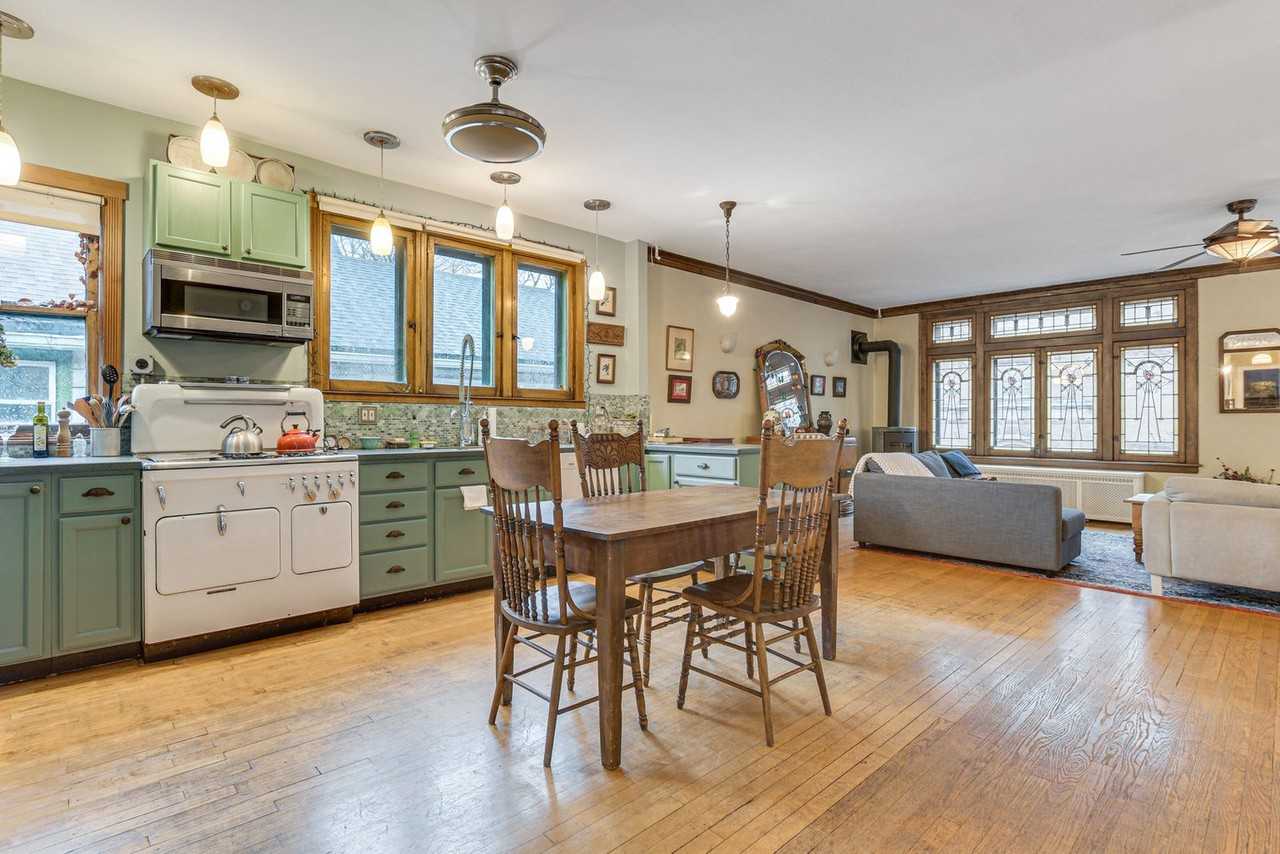2021 W Dickens Ave #1560809P - Photo 5 of 24