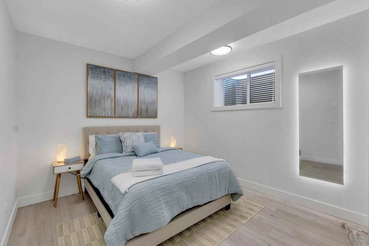 15506 13a Ave Sw #1564638P - Photo 7 of 30