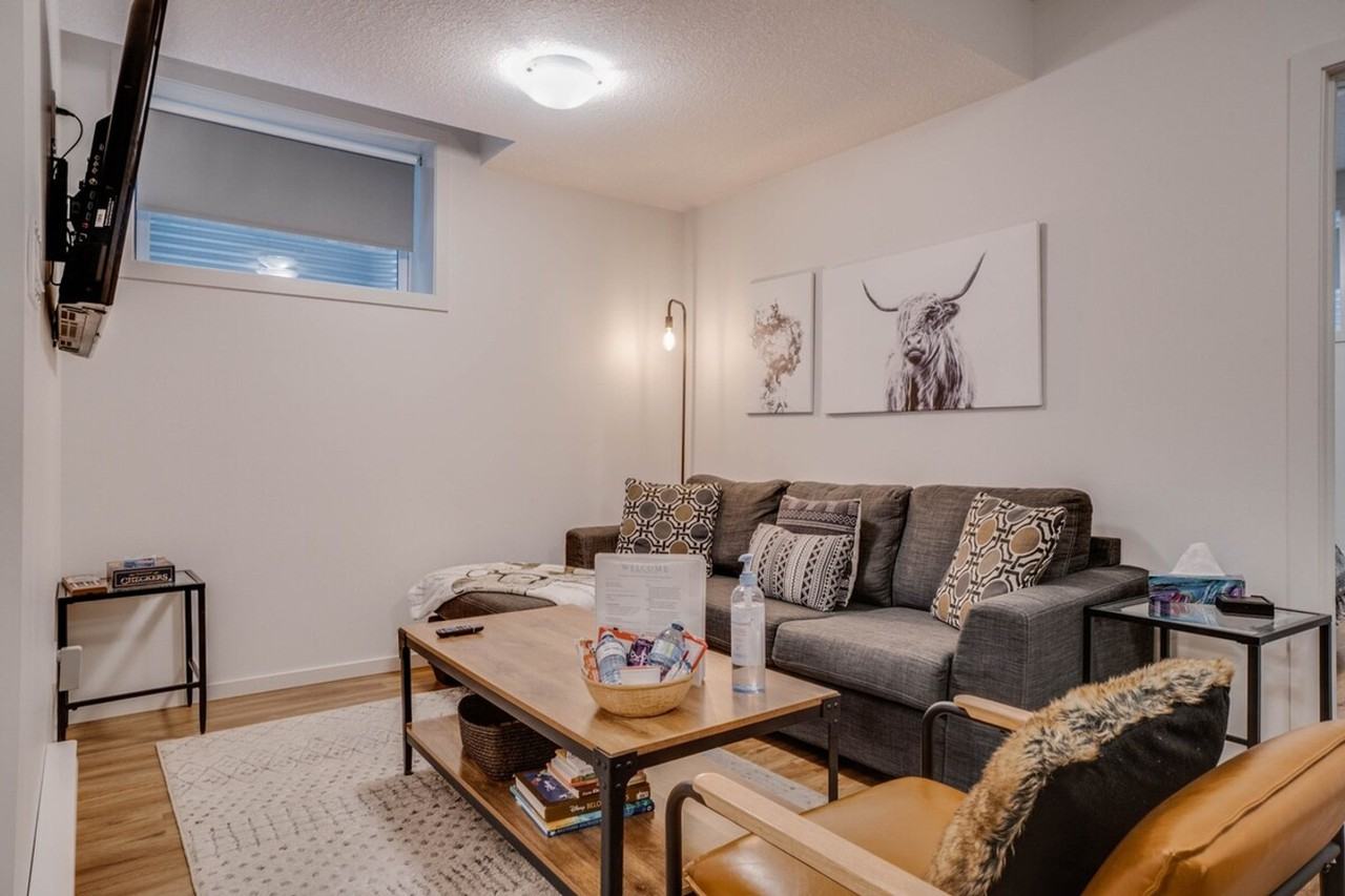 9834 162 St Nw #1564639P - Photo 2 of 46