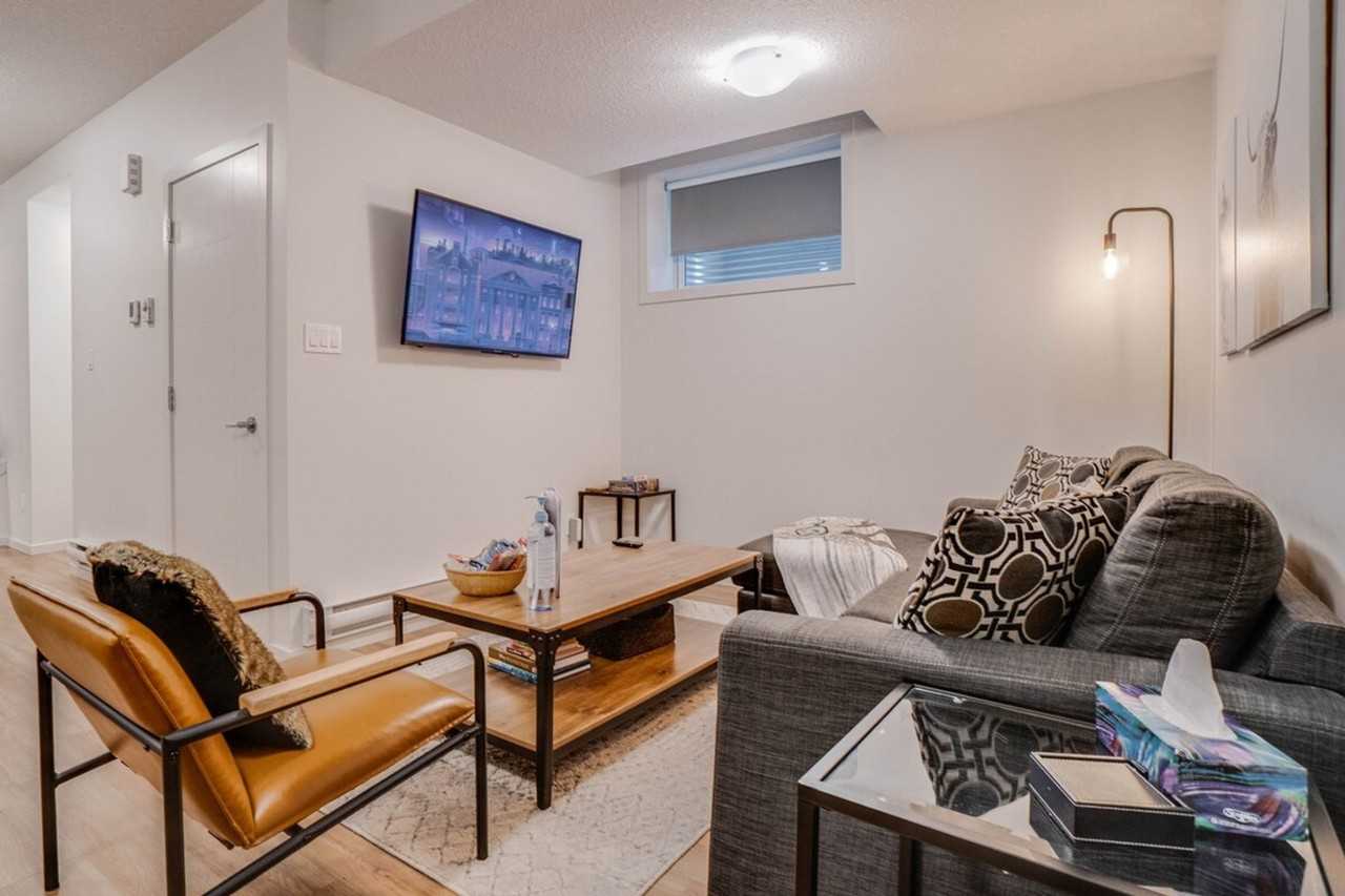 9834 162 St Nw #1564639P - Photo 3 of 46
