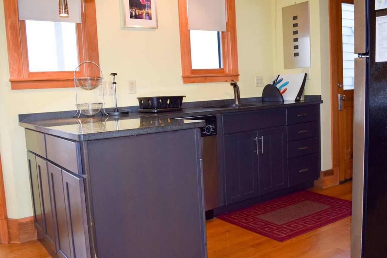 230 Boston Street - Photo 4 of 11
