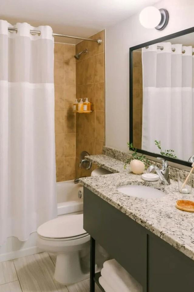 1111 30th St Nw #1562789P - Photo 5 of 15