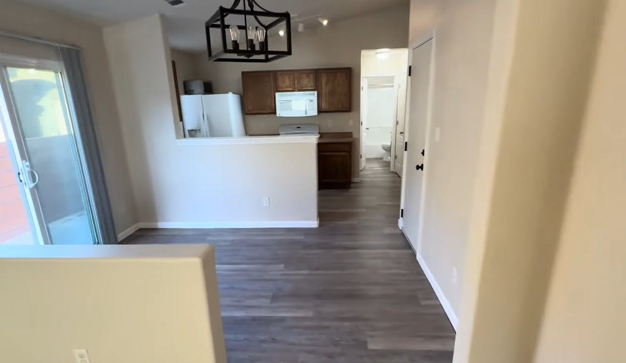 809 Waterfall Dr Ne #RR - Photo 2 of 4