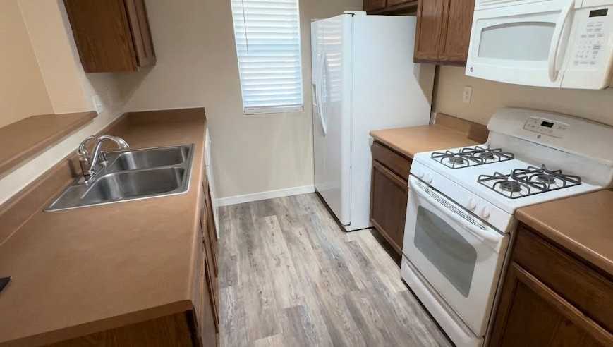 809 Waterfall Dr Ne #RR - Photo 3 of 4