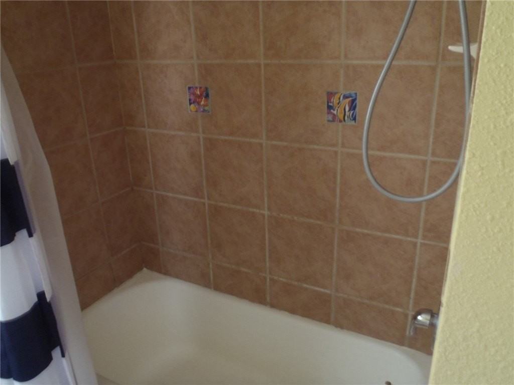 4302 Magee Ln - Photo 5 of 7