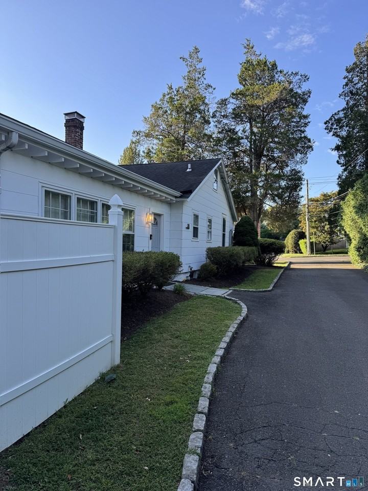 28 Treadwell Ave - Photo 2 of 15