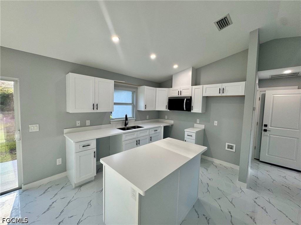 2305 Grant Ave - Photo 4 of 9