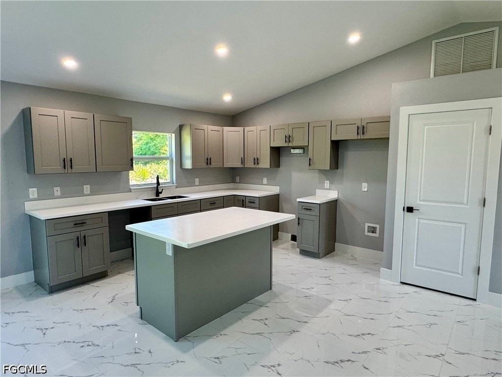 719 Ledge St - Photo 4 of 10