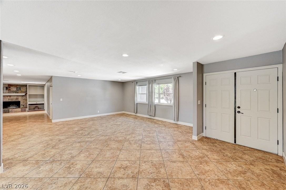 4153 Woodcrest Rd - Photo 7 of 50
