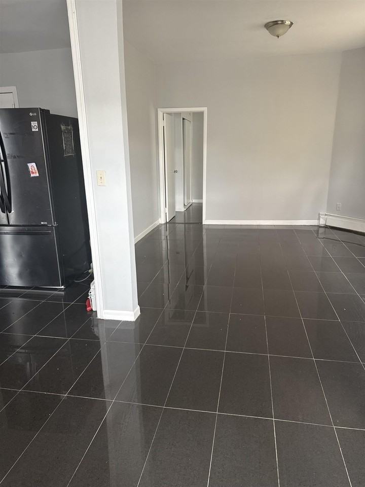 82 W 27th St - Photo 2 of 10