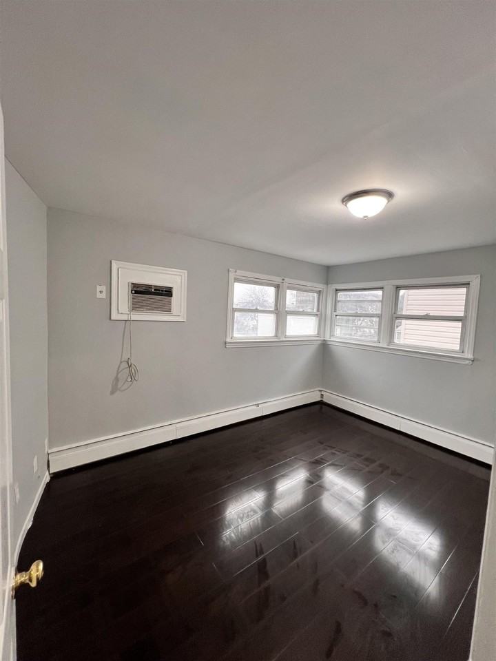 82 W 27th St - Photo 3 of 10