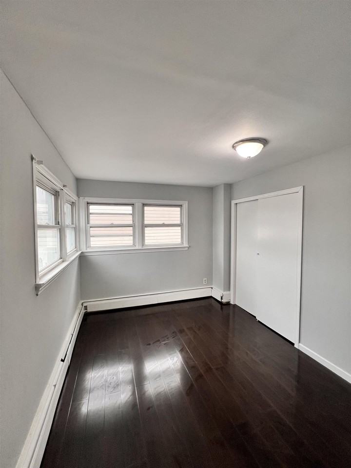 82 W 27th St - Photo 4 of 10