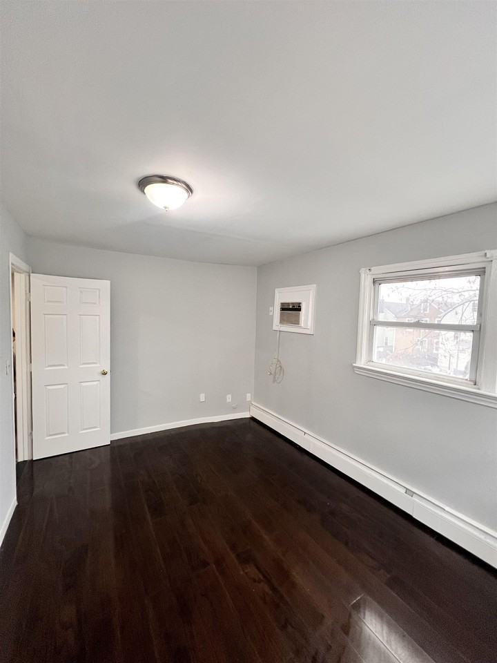 82 W 27th St - Photo 5 of 10