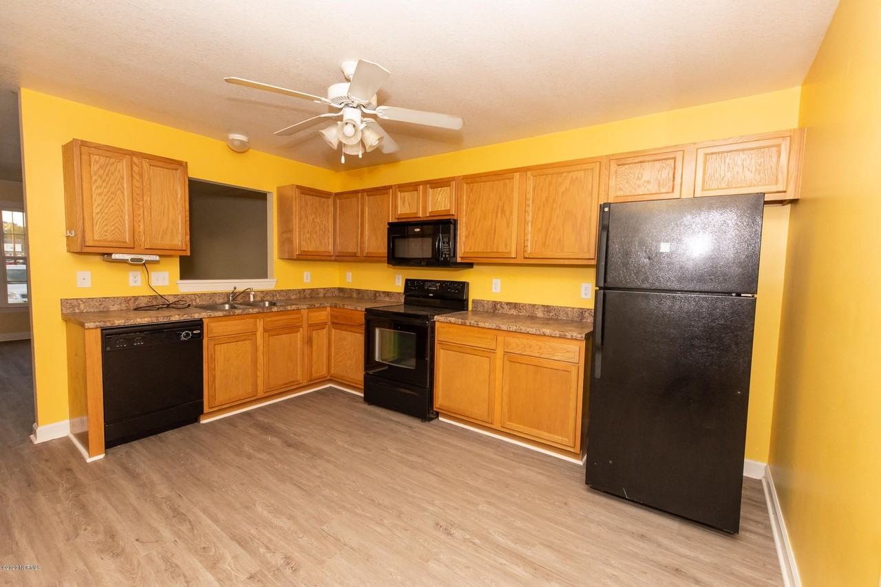 104 Streamwood Dr - Photo 6 of 28
