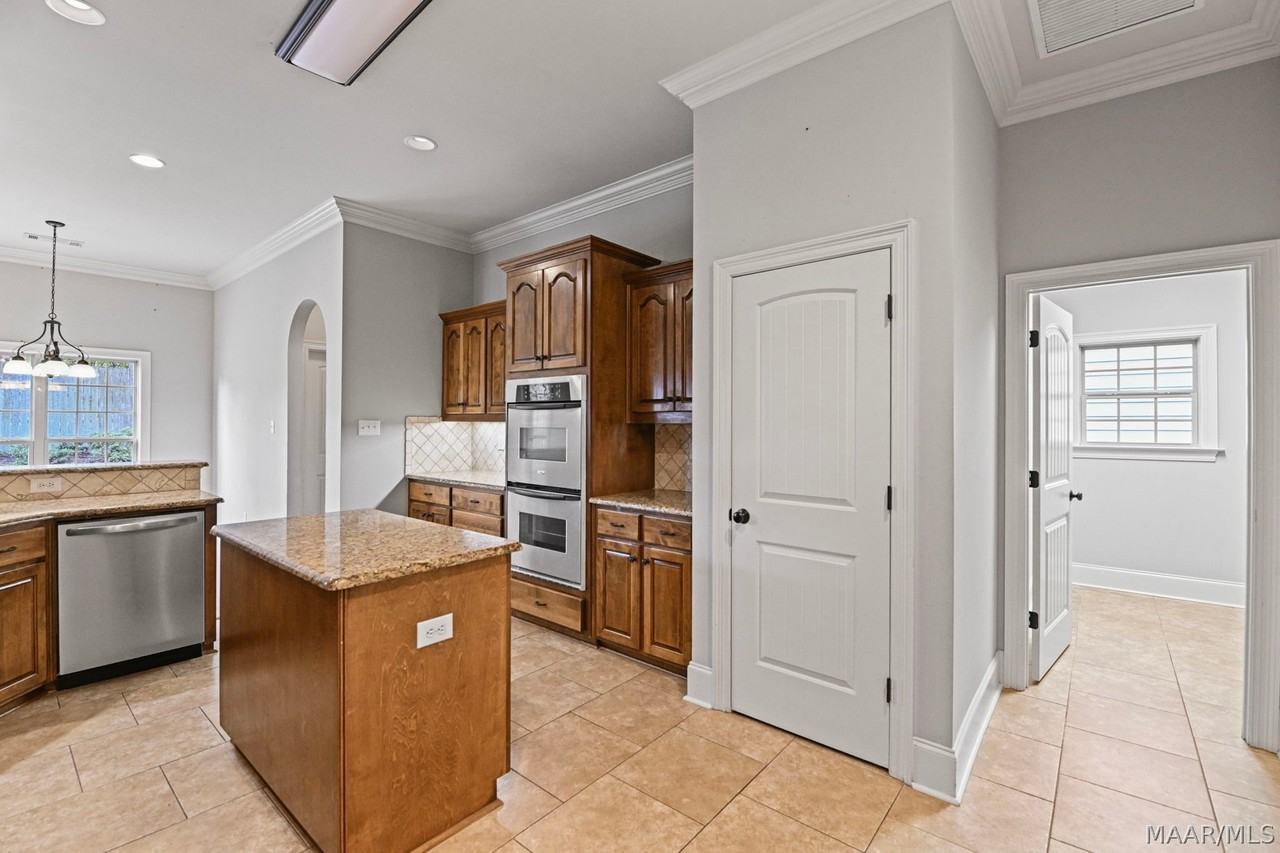 1694 Pebble Creek Dr - Photo 5 of 38
