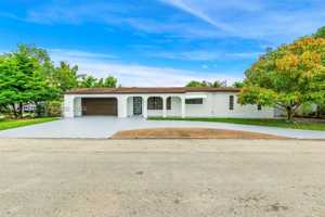 featured image of 6101 Sw 24th St #3
