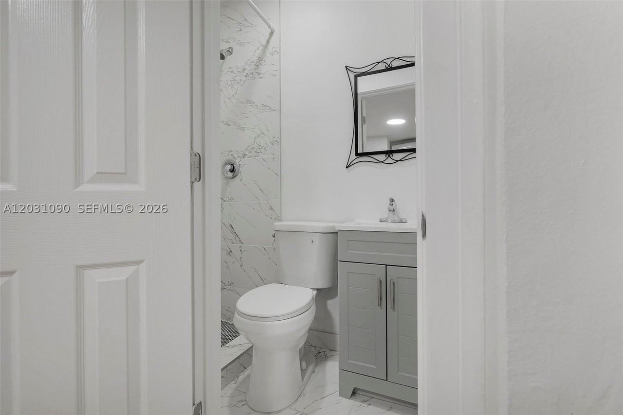 6101 Sw 24th St #4 - Photo 6 of 19