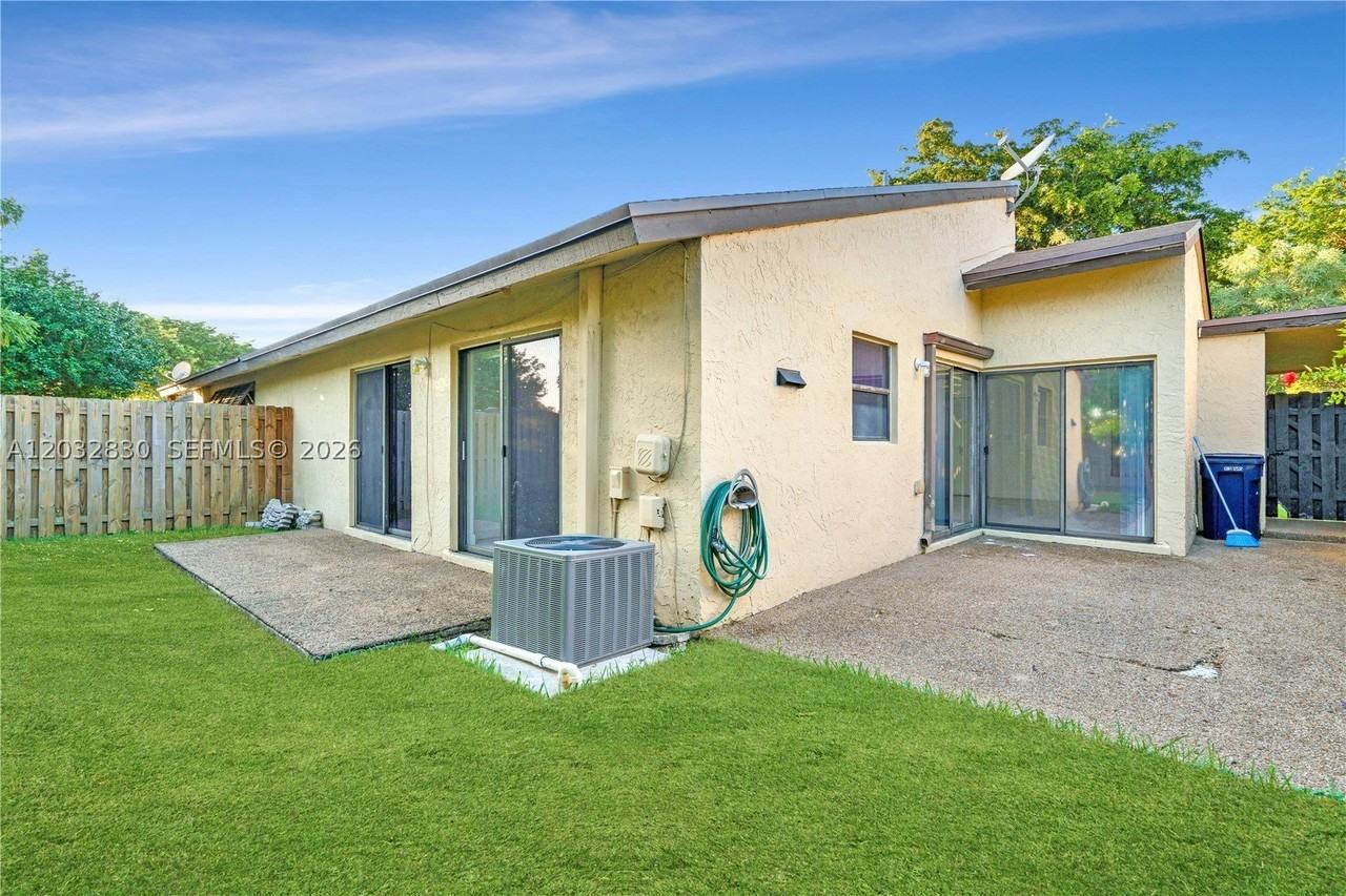 12704 Sw 71st Ter - Photo 5 of 24