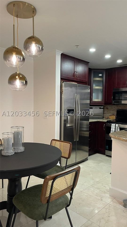 2027 Se 10th Ave #716 - Photo 4 of 24