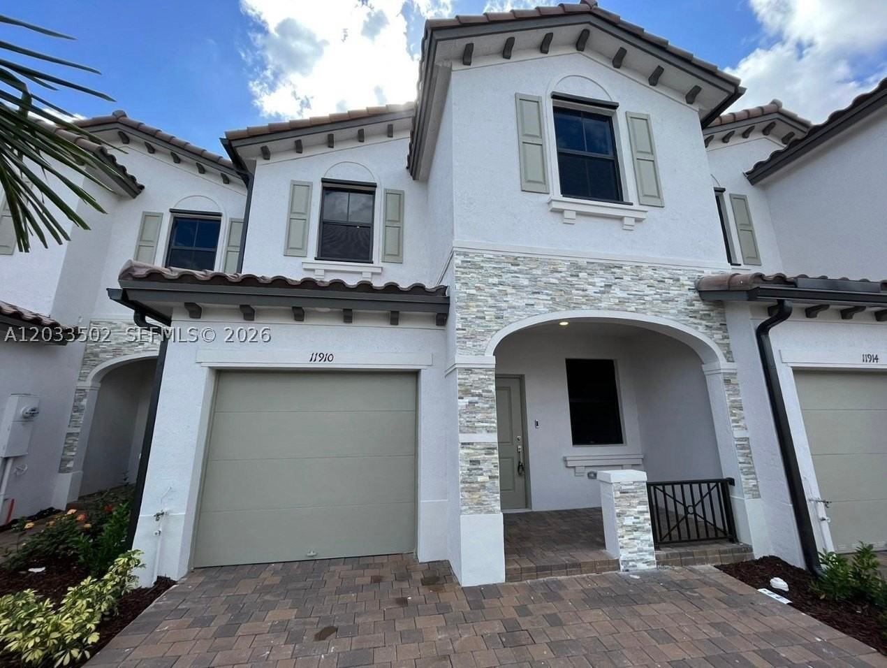 11910 Sw 245th Ter #11910 - Photo 2 of 25