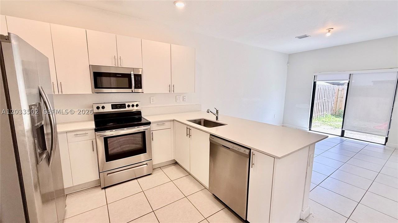 11910 Sw 245th Ter #11910 - Photo 5 of 25