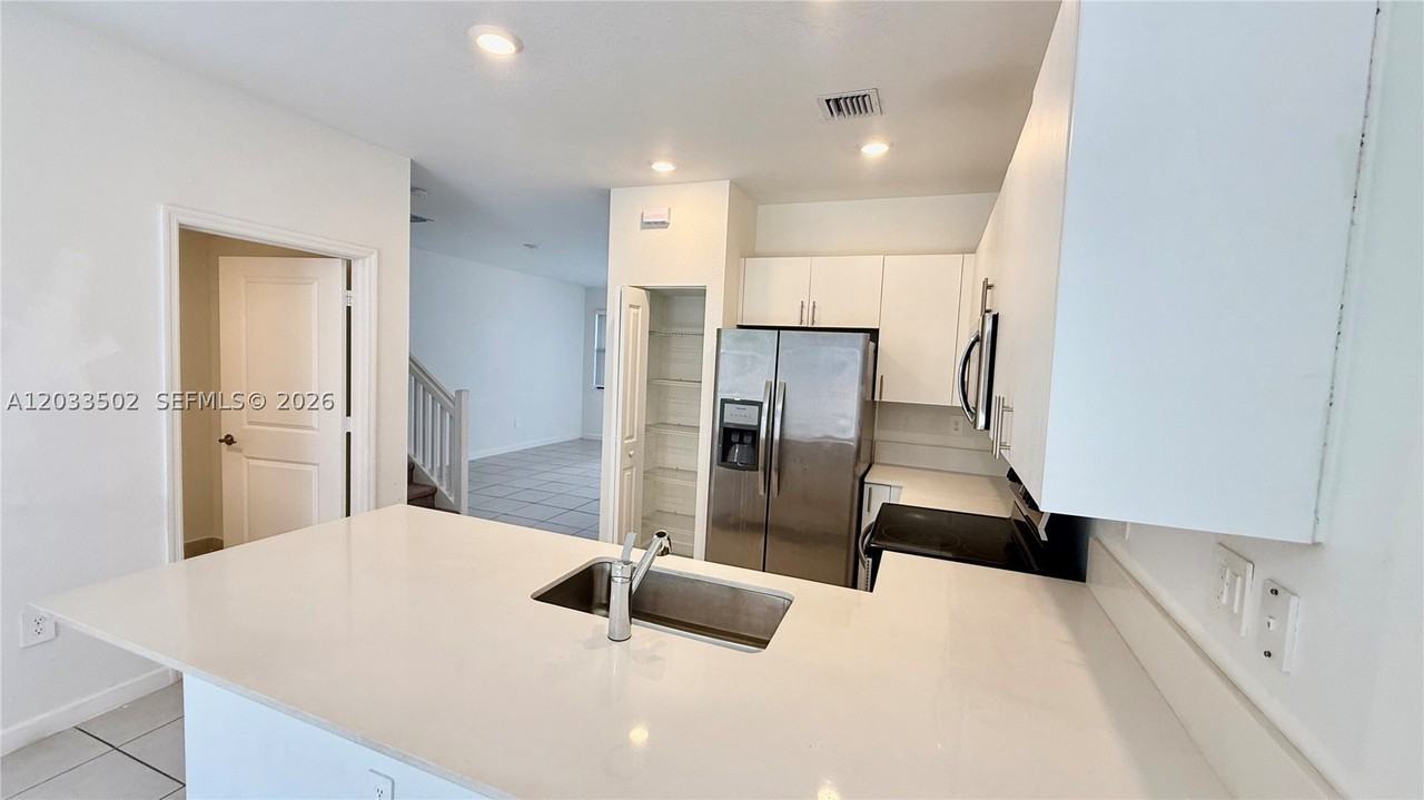 11910 Sw 245th Ter #11910 - Photo 6 of 25