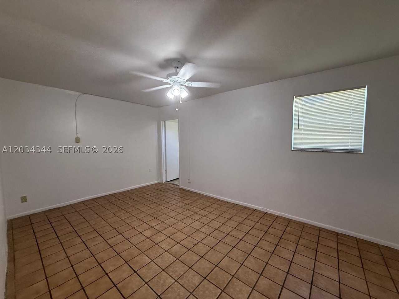 120 Ne 7th St #2 - Photo 2 of 11
