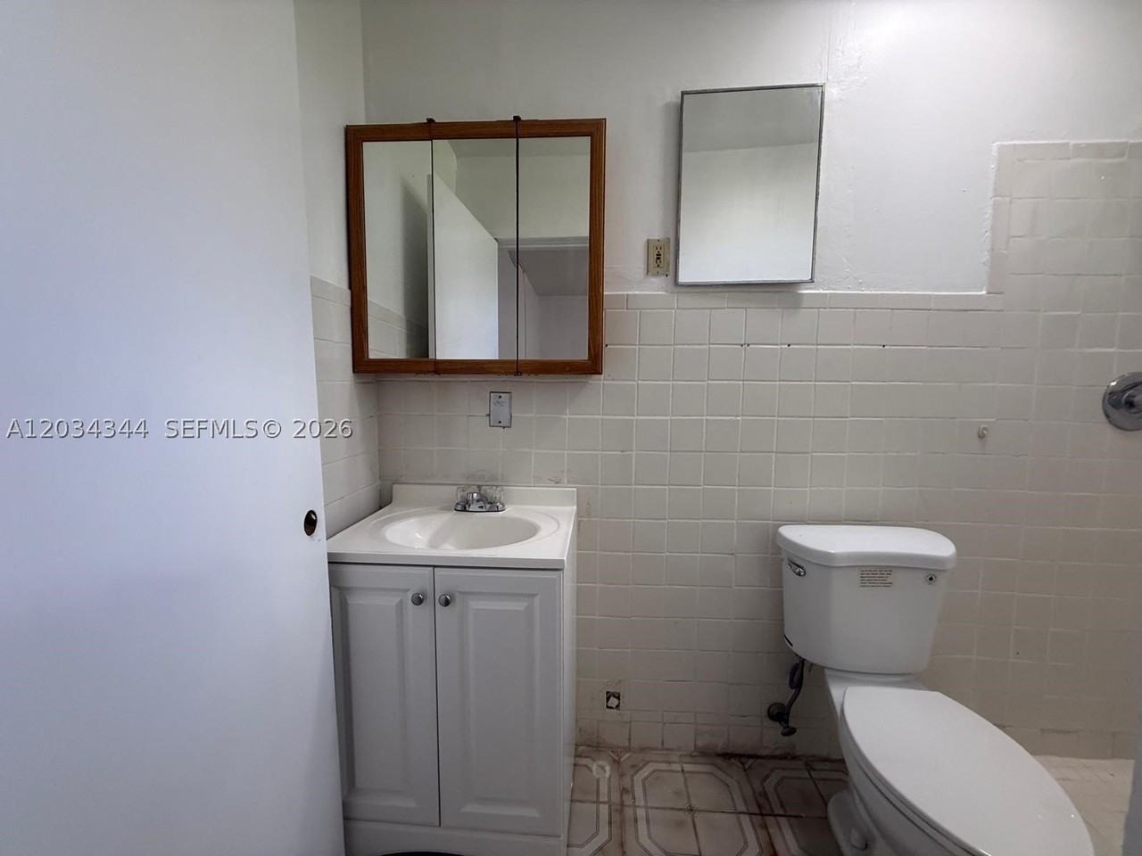 120 Ne 7th St #2 - Photo 6 of 11