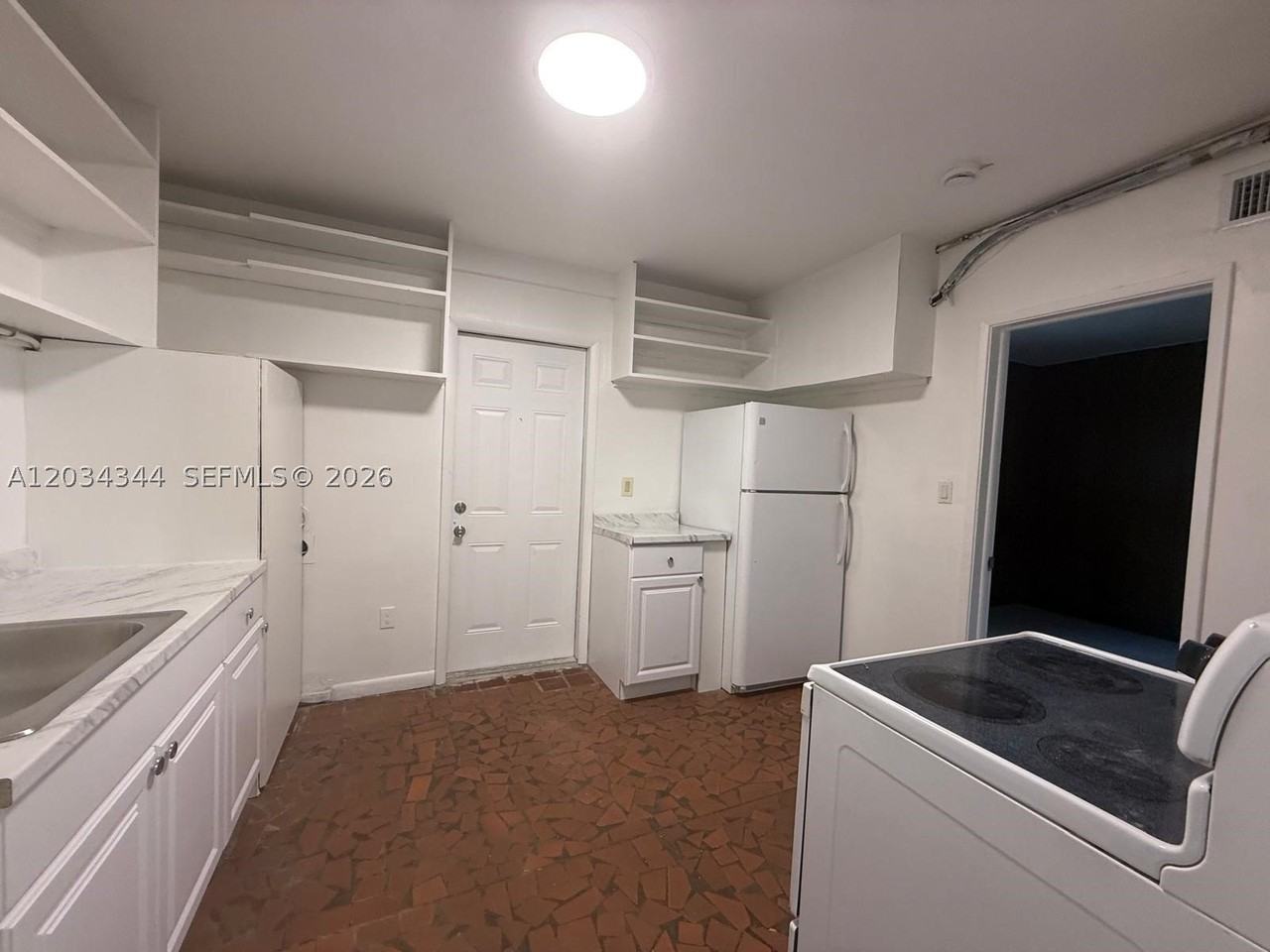 120 Ne 7th St #2 - Photo 7 of 11