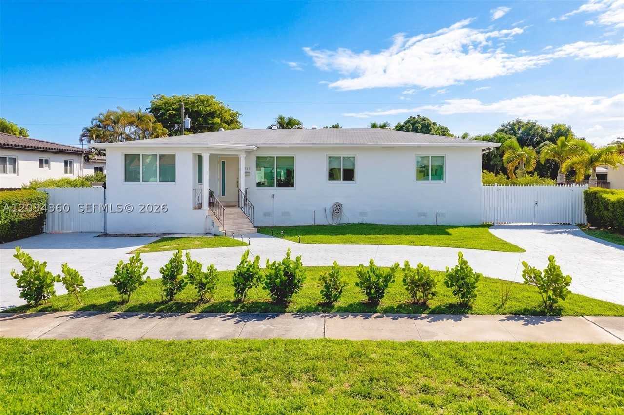2131 Sw 82nd Pl - Photo 7 of 23