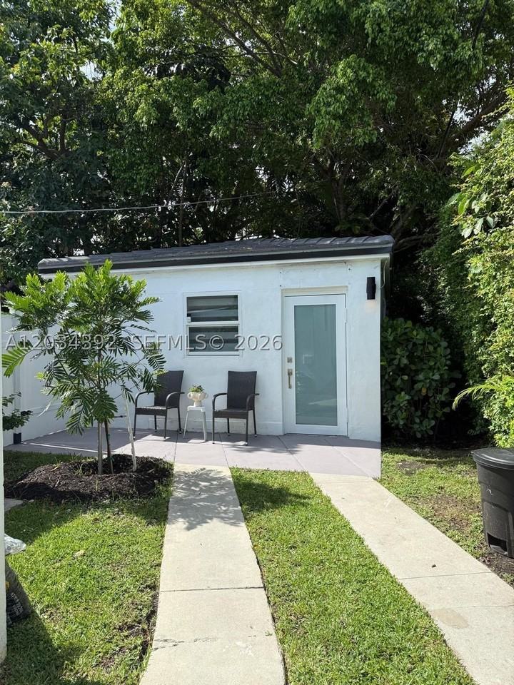 13 Fonseca Ave #1 - Photo 2 of 11