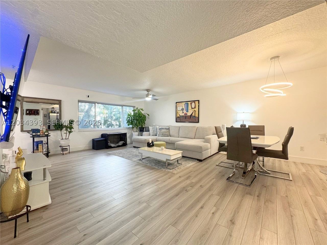 454 Sw 5th Ave #7 - Photo 4 of 13