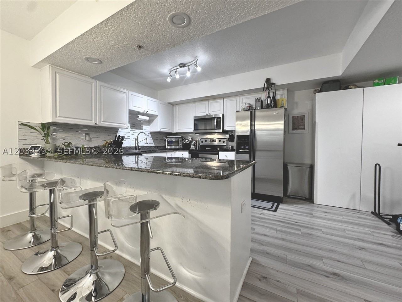 454 Sw 5th Ave #7 - Photo 5 of 13