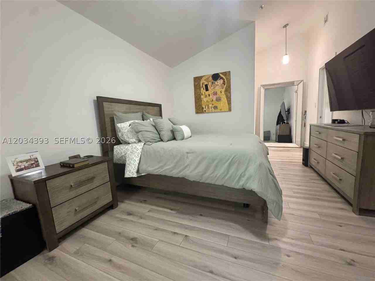 454 Sw 5th Ave #7 - Photo 7 of 13