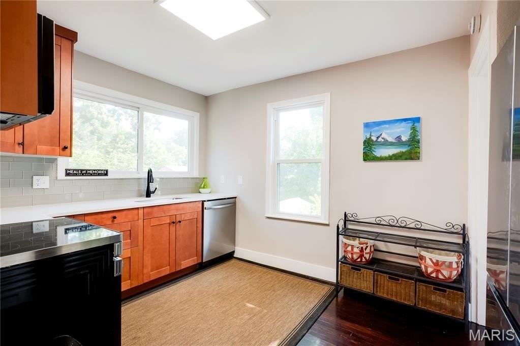 1830 Oconnell Ave - Photo 7 of 36