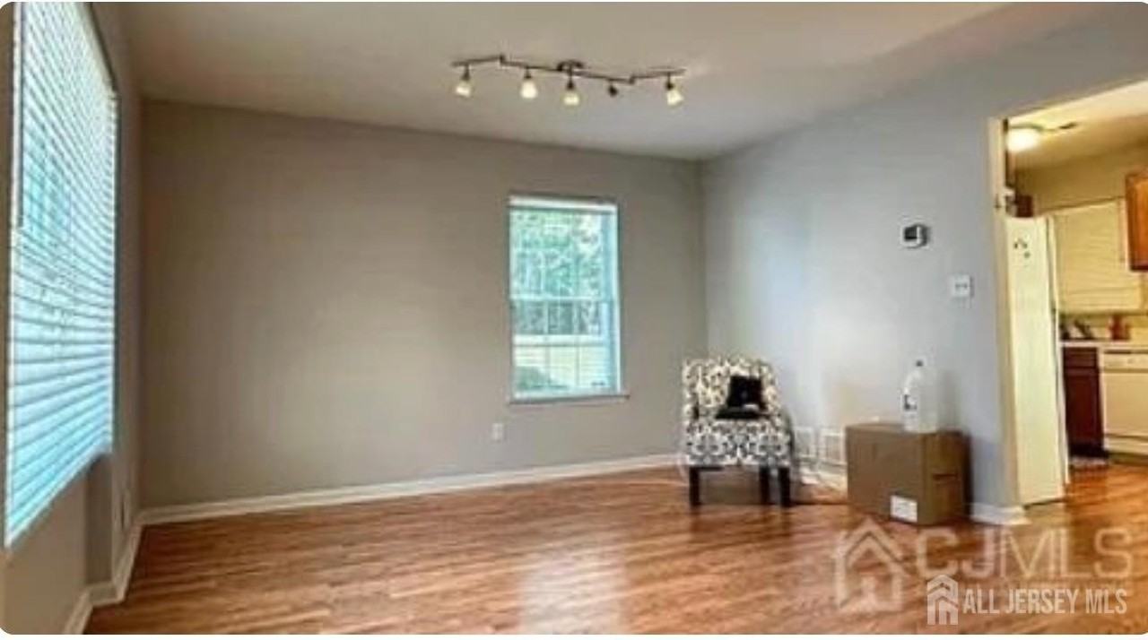 36-B 36 B Henry St #36B - Photo 4 of 11